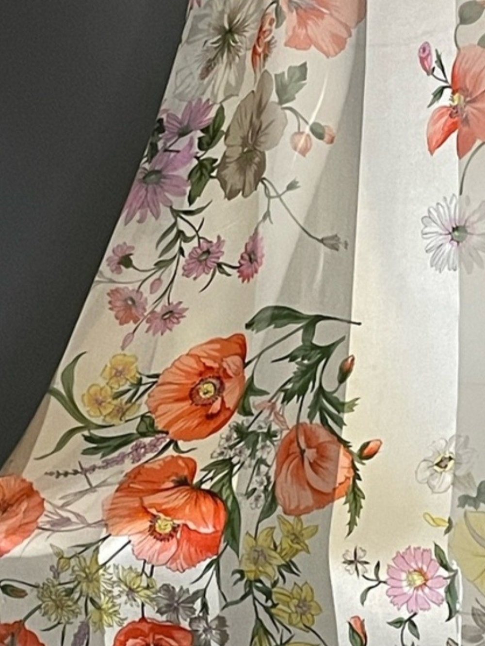 Valentino Garavani Silk Floral Scarf 34 Inches Sq EUC - Picture 8 of 10